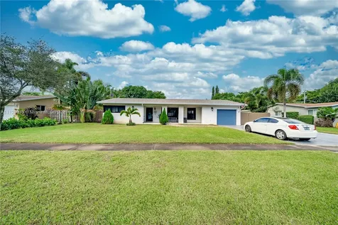 141 SW 52nd Terrace Plantation FL 33317
