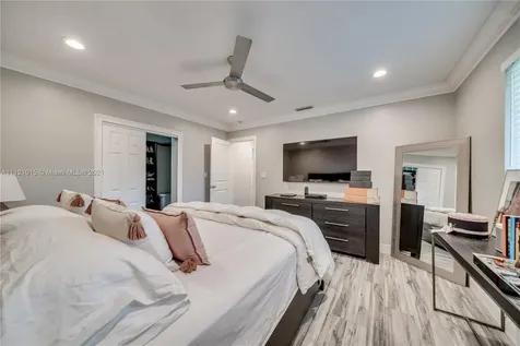 141 SW 52nd Terrace Plantation FL 33317