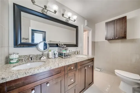 141 SW 52nd Terrace Plantation FL 33317