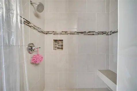 141 SW 52nd Terrace Plantation FL 33317