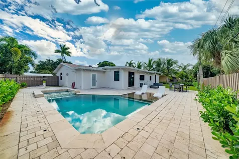 141 SW 52nd Terrace Plantation FL 33317