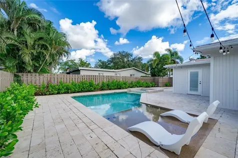 141 SW 52nd Terrace Plantation FL 33317