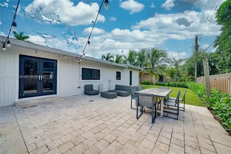 141 SW 52nd Terrace Plantation FL 33317