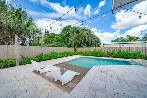 141 SW 52nd Terrace Plantation FL 33317
