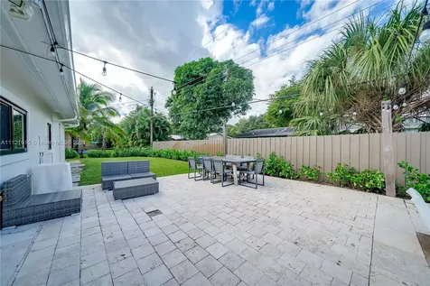 141 SW 52nd Terrace Plantation FL 33317