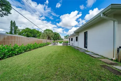 141 SW 52nd Terrace Plantation FL 33317