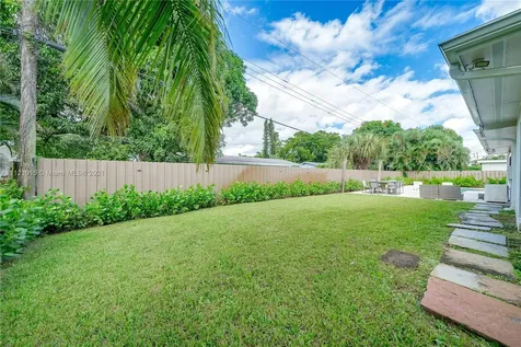 141 SW 52nd Terrace Plantation FL 33317