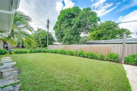 141 SW 52nd Terrace Plantation FL 33317
