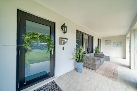 141 SW 52nd Terrace Plantation FL 33317