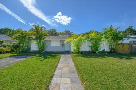 10210 SW 194th Street Cutler Bay FL 33157