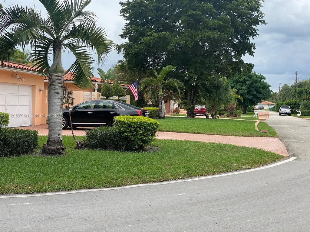 6700 Royal Melbourne Drive Hialeah FL 33015