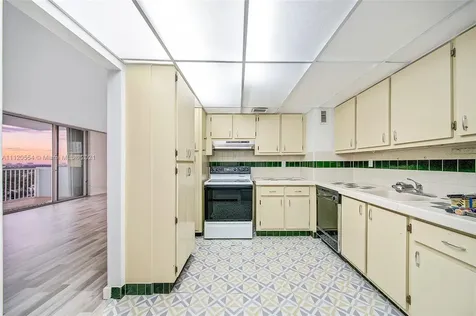 5838 Collins Avenue Miami Beach FL 33140