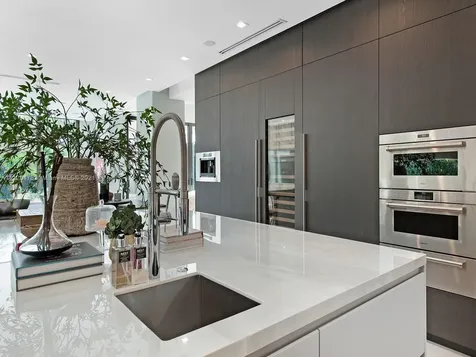 5470 Sunset Drive Miami FL 33143