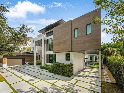 5470 Sunset Drive Miami FL 33143