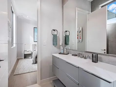 5470 Sunset Drive Miami FL 33143