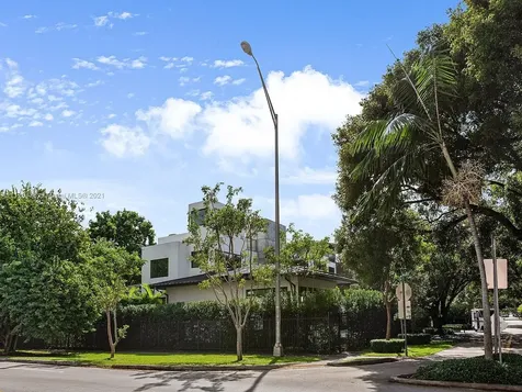 5470 Sunset Drive Miami FL 33143