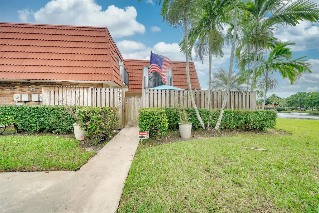 9954 NW 6th Place Plantation FL 33324
