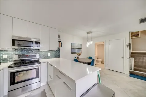9954 NW 6th Place Plantation FL 33324