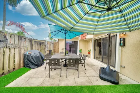 9954 NW 6th Place Plantation FL 33324