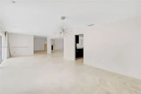 6620 Windsor Lane Miami Beach FL 33141