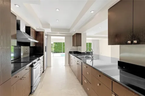 6620 Windsor Lane Miami Beach FL 33141