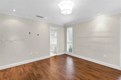 6620 Windsor Lane Miami Beach FL 33141