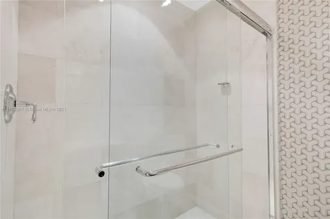 6620 Windsor Lane Miami Beach FL 33141