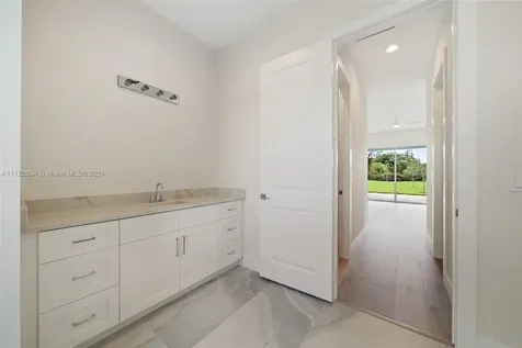 8481 SE Duncan Street Hobe Sound FL 33455