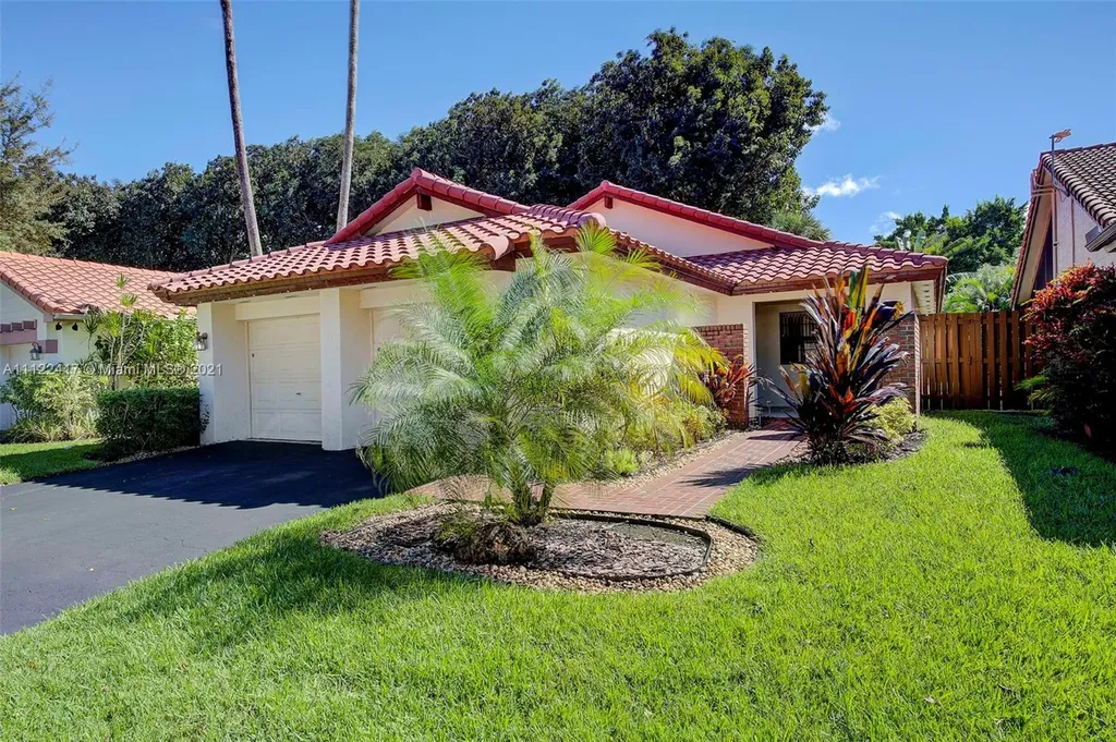 2176 Austin Weston FL 33326