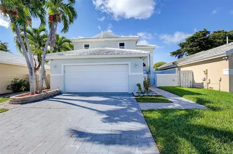 4932 SW 154th Place Miami FL 33185