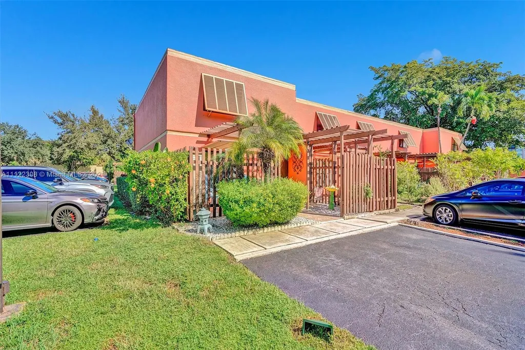 10391 Fairway Road Pembroke Pines FL 33026