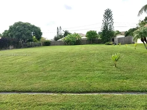 5439 NW Edgewater Avenue Port St. Lucie FL 34983