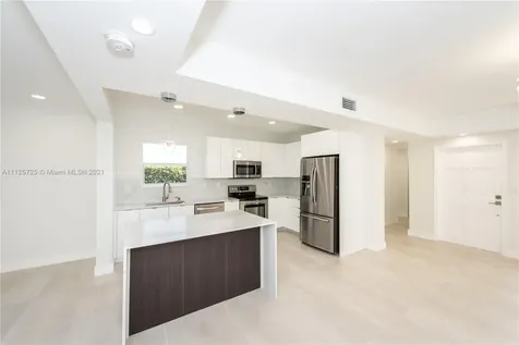 725 W 51st Street Miami Beach FL 33140