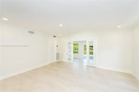725 W 51st Street Miami Beach FL 33140