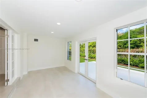 725 W 51st Street Miami Beach FL 33140