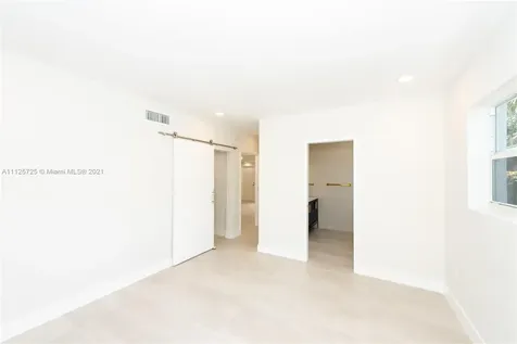 725 W 51st Street Miami Beach FL 33140