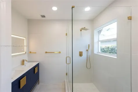 725 W 51st Street Miami Beach FL 33140