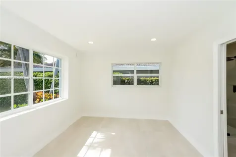 725 W 51st Street Miami Beach FL 33140