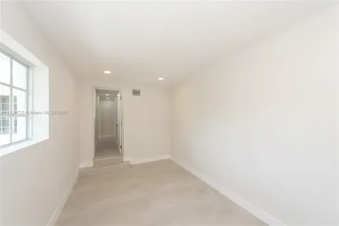725 W 51st Street Miami Beach FL 33140