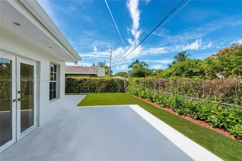 725 W 51st Street Miami Beach FL 33140