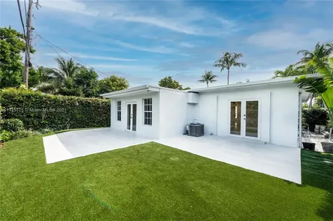 725 W 51st Street Miami Beach FL 33140