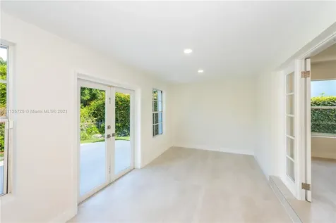 725 W 51st Street Miami Beach FL 33140
