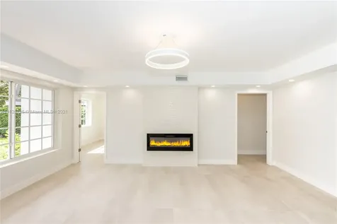 725 W 51st Street Miami Beach FL 33140