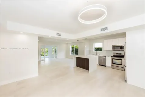 725 W 51st Street Miami Beach FL 33140