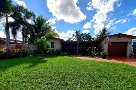9324 NW 24th Place Pembroke Pines FL 33024