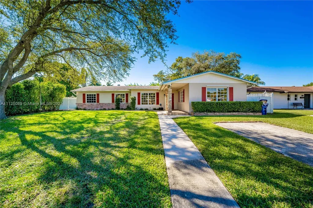 18142 SW 89th Court Palmetto Bay FL 33157