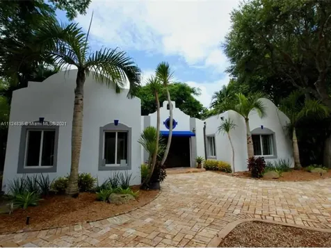 7975 Sunset Drive Miami FL 33143