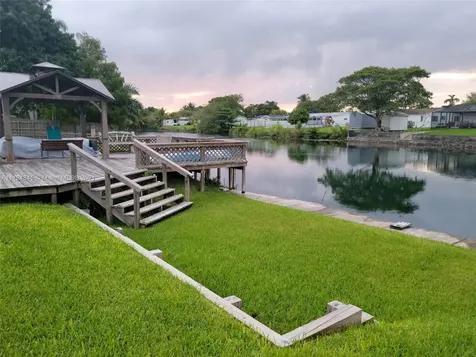 20300 Bel Aire Drive Cutler Bay FL 33189