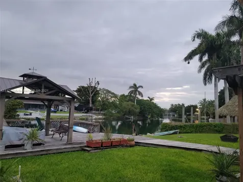 20300 Bel Aire Drive Cutler Bay FL 33189