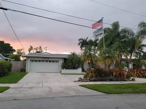 20300 Bel Aire Drive Cutler Bay FL 33189